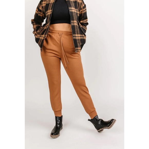 | mindy mae’s market • monica cinnamon jogger sweatpant • size small | - Picture 2 of 11